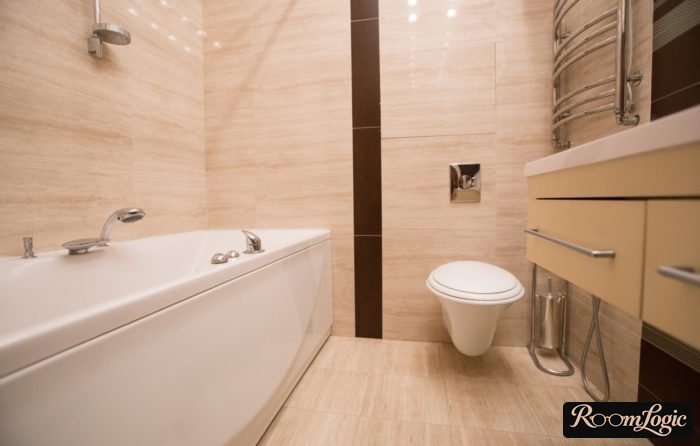 Neat interior of a small bathroom