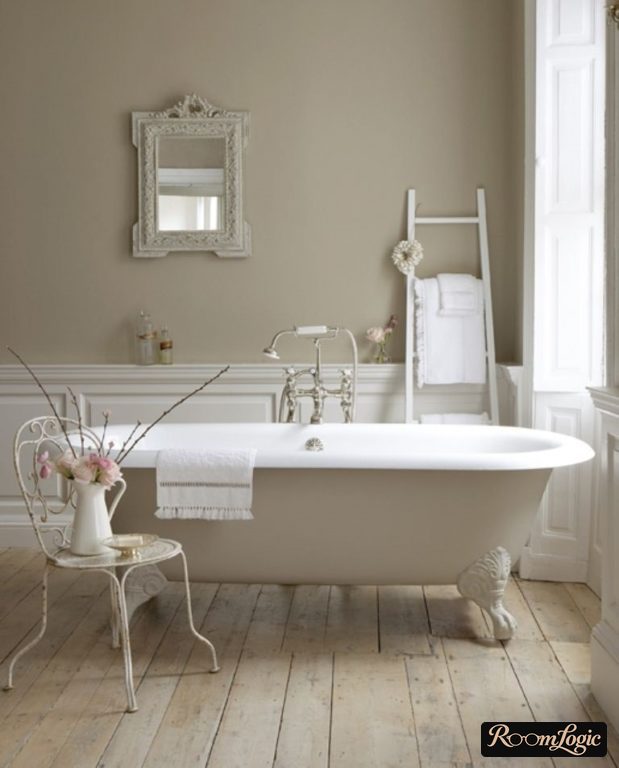 oval bathtub on legs in classical style