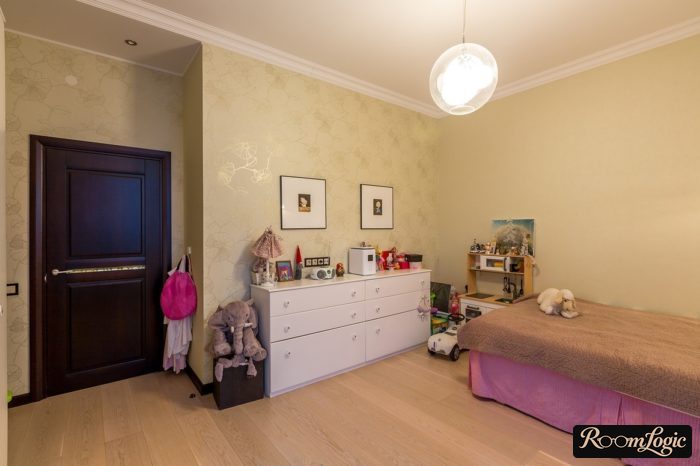 parquet on the floor in a teenage girl's room