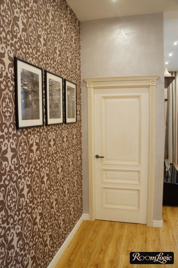 patterned wallpaper in the hallway