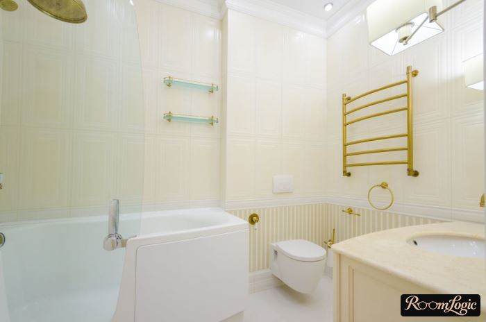 photo of a classically designed bathroom tiled