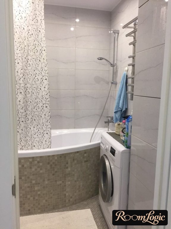 photo of a small apartment bathroom real design