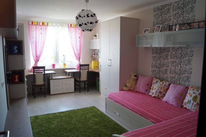 pink curtains in kids' room for two girls