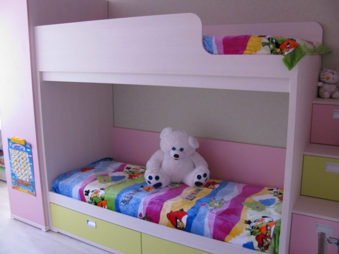 pink furniture in kids’ room