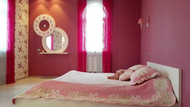 pink walls in a girl's room