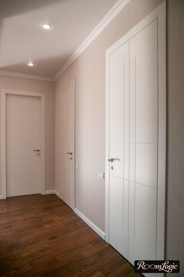 plain repair in hallway with wallpaper