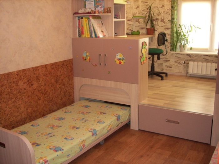 platform with beds in kids’ room