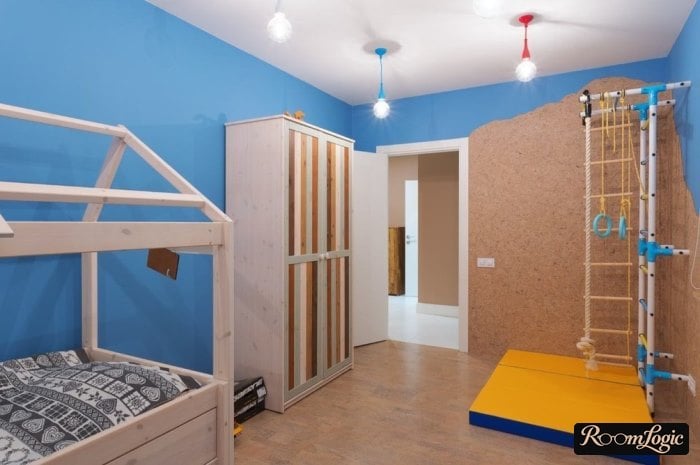 pull-up bar and mats in boy's room