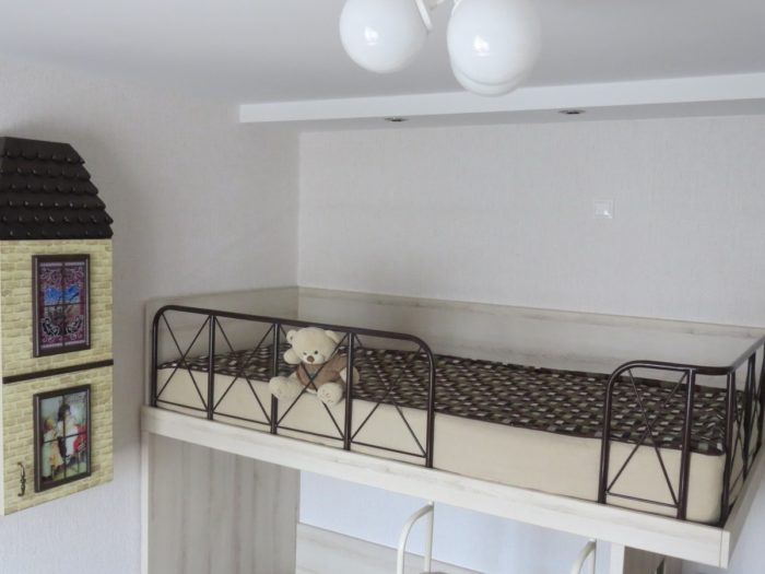 Second level of a bed