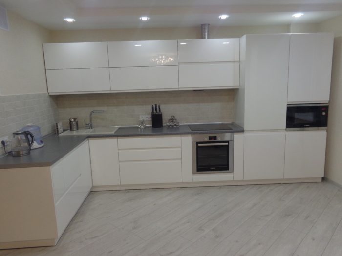 selection of kitchen cabinet fronts in mdf painted, plastic, acrylic, or film