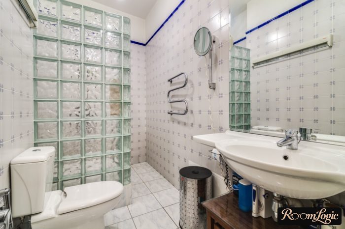 shower from glass blocks