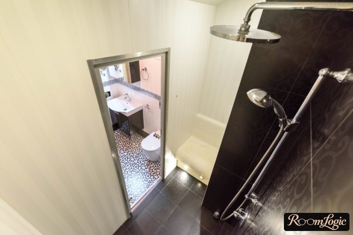 Shower set with a rain shower