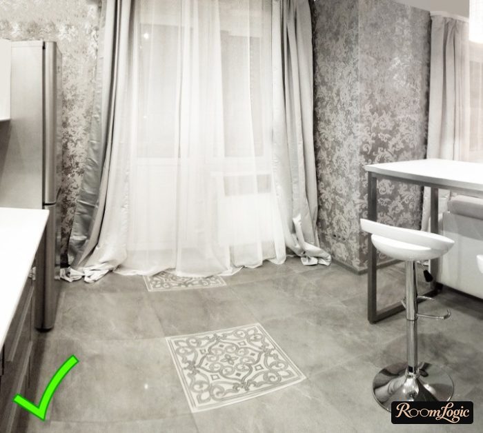 silver wallpaper with silk screening for kitchen