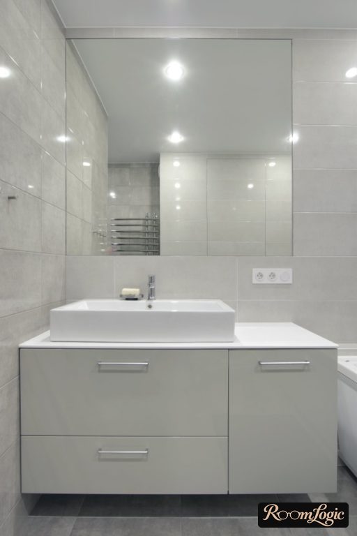 sink in a small bathroom