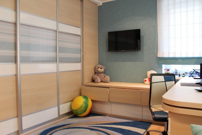 sliding-door wardrobe for kids’ room for two children