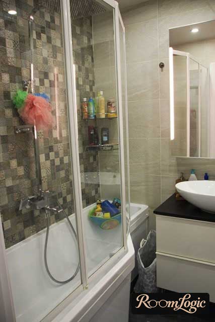 Small bathtub