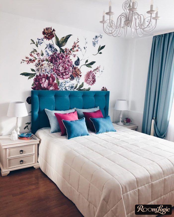 small bedroom sleep set with closet