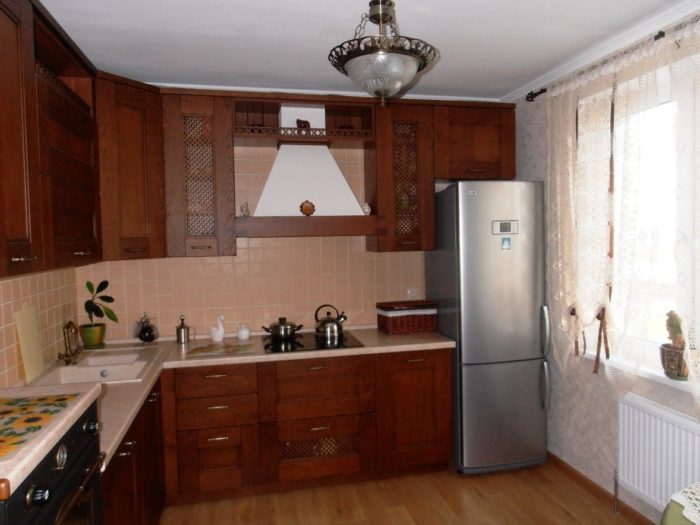 Square peach tile backsplash
