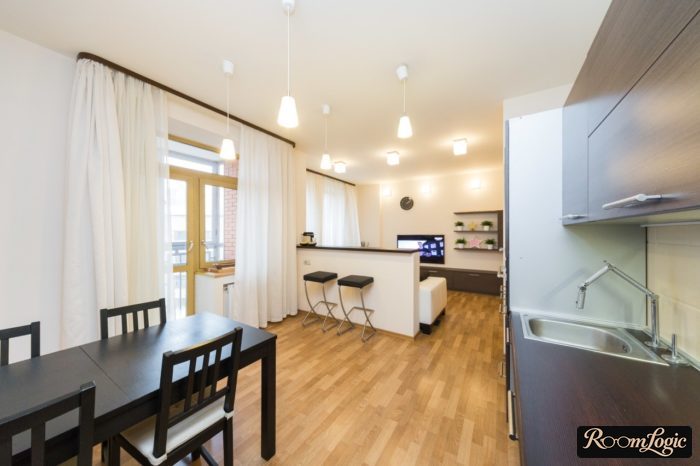 standalone bar counter between kitchen and living room