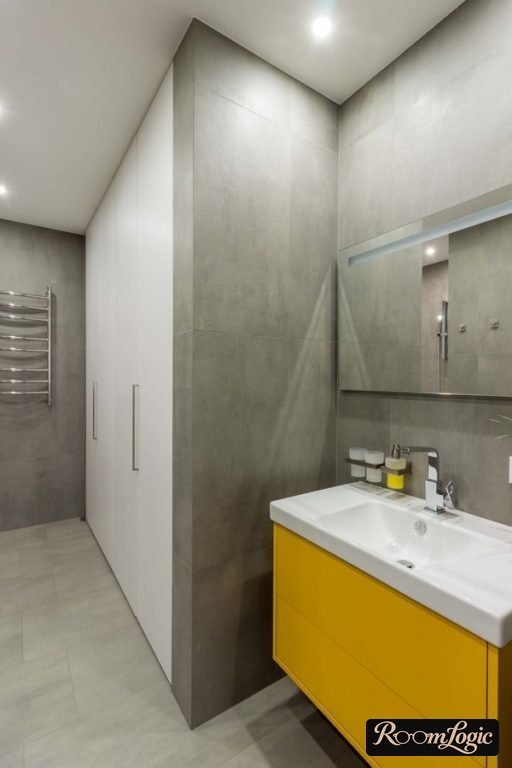 stretch ceiling in modern bathroom