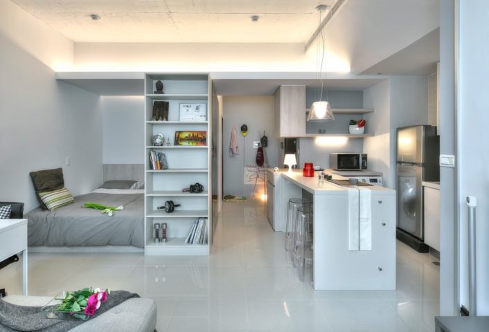 studio with king-size bed