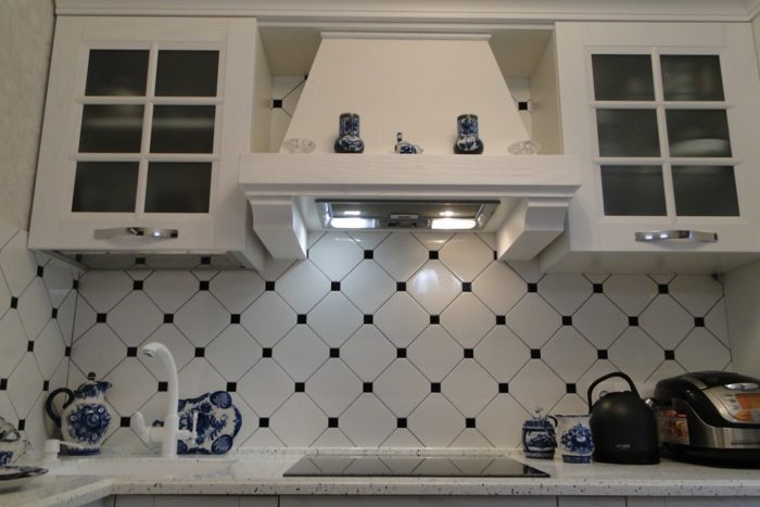 stylish classical design backsplash for kitchen