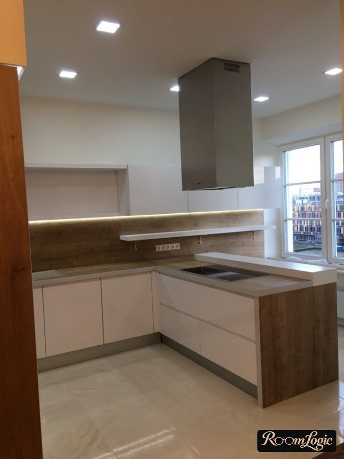 stylish multi-level breakfast bar in the kitchen