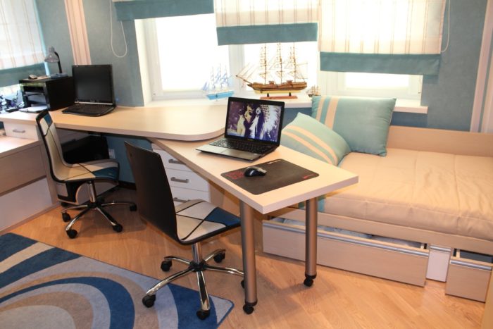 table on wheeled legs
