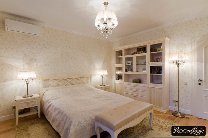 teen girl's classical style bedroom