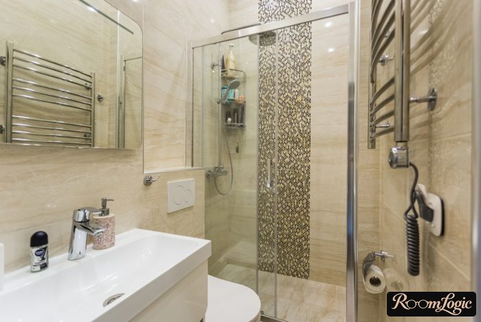 tile enclosure for the shower zone