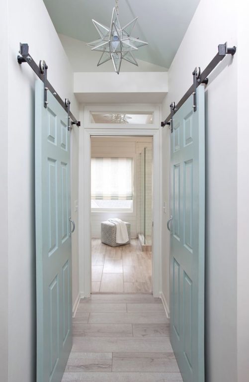 tile joint and laminate under the door
