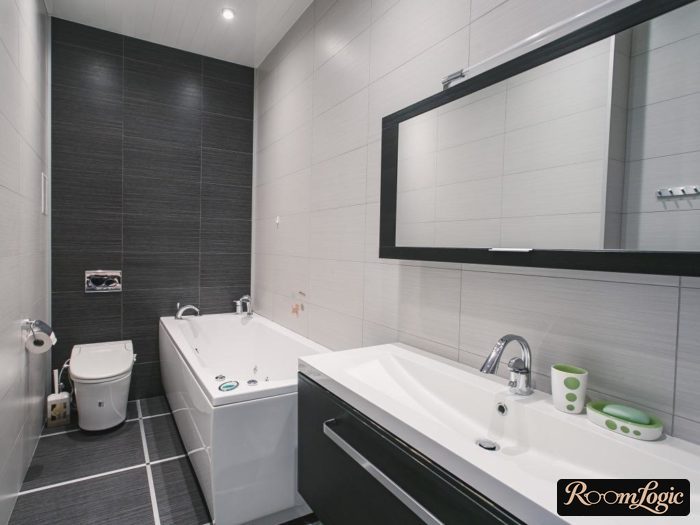 tile layout in small bathroom