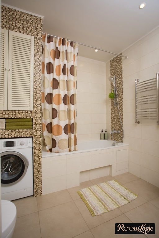 tile mosaic on the bathroom wall