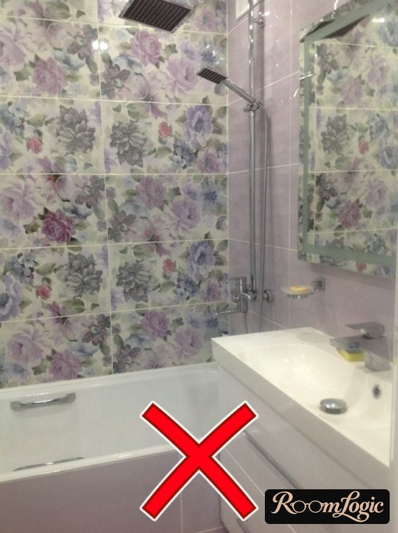 tile with flowers in small bathroom