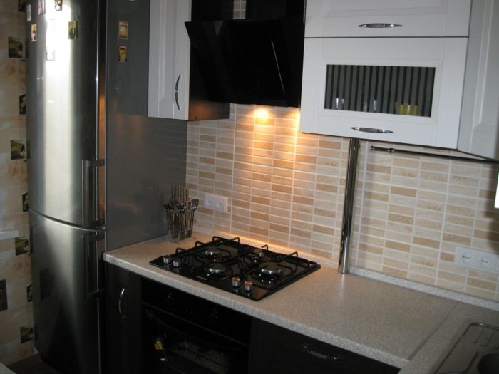 tile with imitation of rectangular mosaic