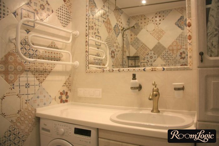 tile with pattern in bathroom of tiny apartment