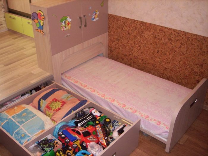 transforming bed on a platform in kids’ room
