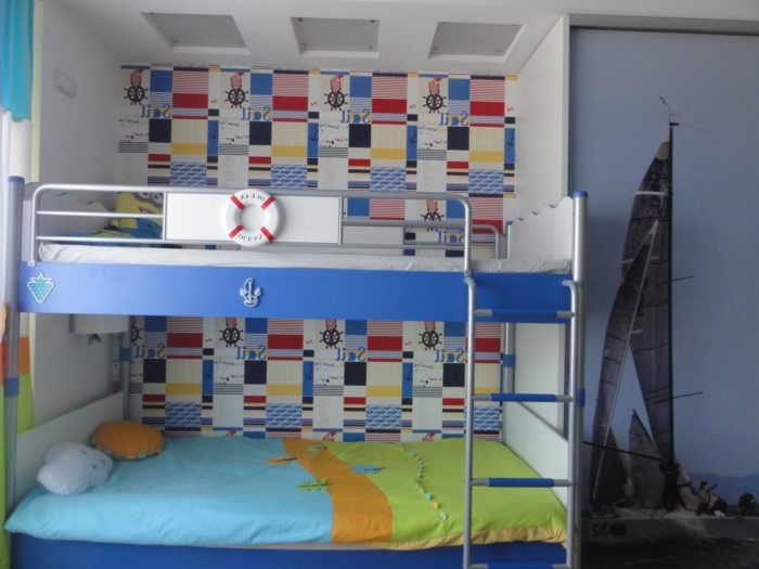 trendy two-tier bed for boys