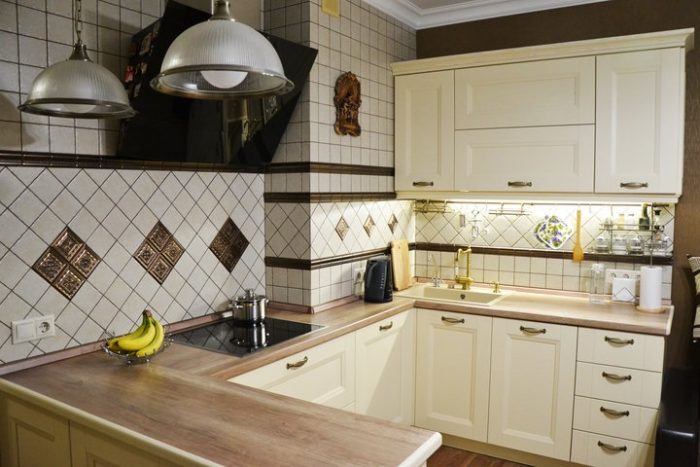 U-shaped corner kitchen cabinets