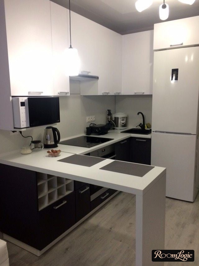 U-shaped kitchen