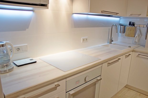 U-shaped kitchen cabinets