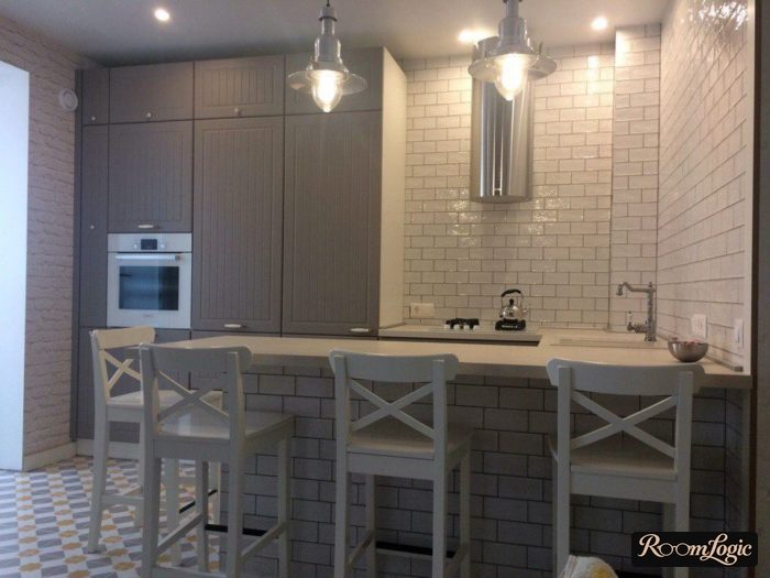 U-shaped kitchen on 55 square feet
