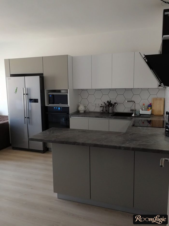 U-shaped kitchens