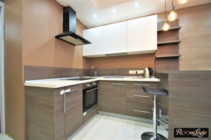 U-shaped kitchens in modern style with breakfast bar