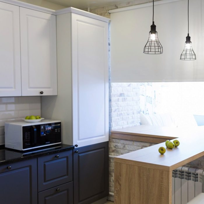 U-shaped kitchens with a window