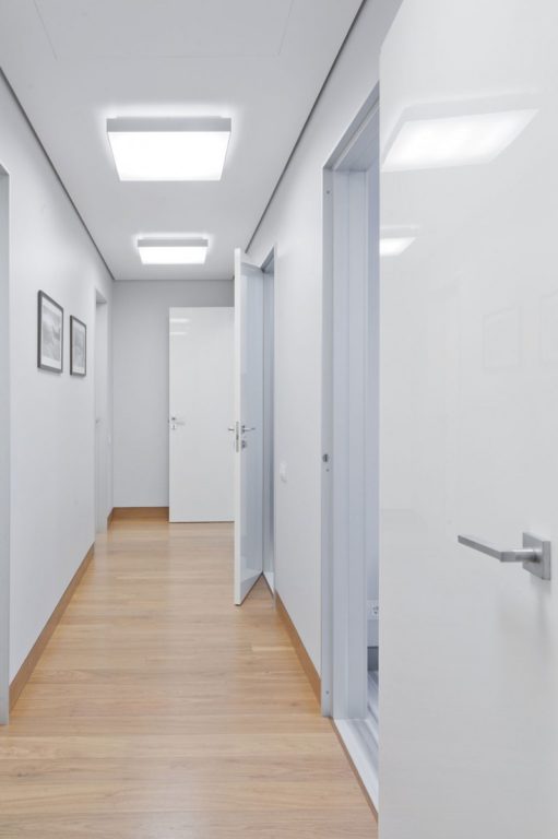 undecorated walls in the hallway