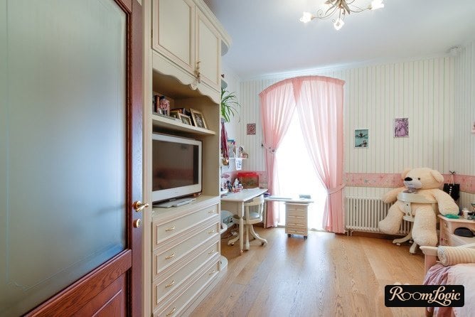 Understated classic design for a teenage girl