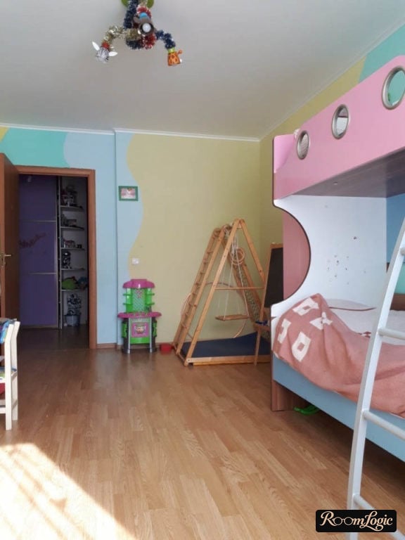 unusual furniture in kids’ room