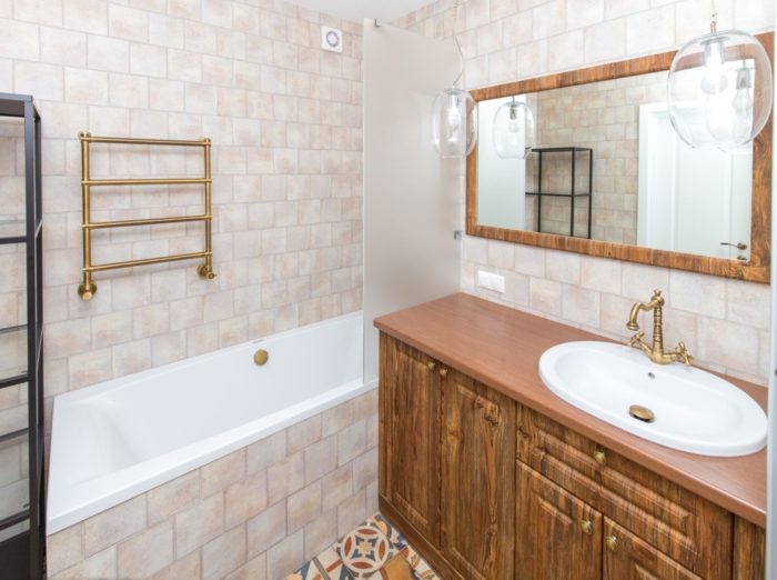 unusual tile design in the bathroom