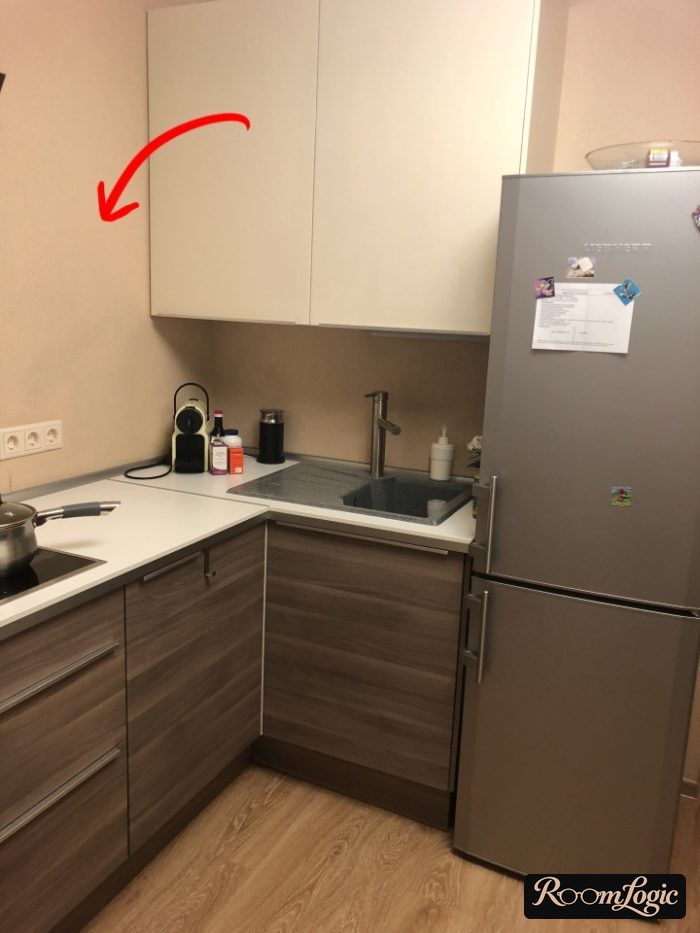 Upper cabinets along the short wall instead of the long wall